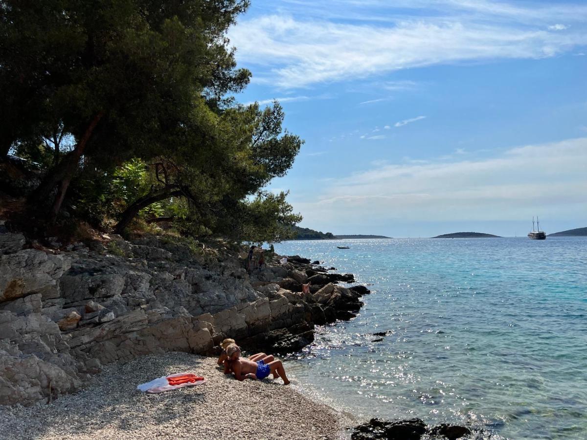Luxury Beachfront Villa Carlisa Ciovo Bagian luar foto
