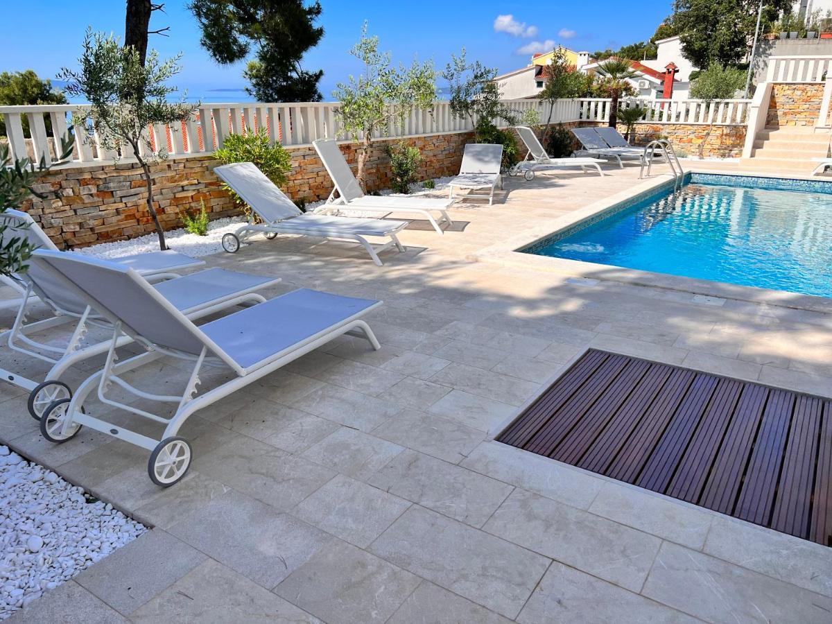 Luxury Beachfront Villa Carlisa Ciovo Bagian luar foto