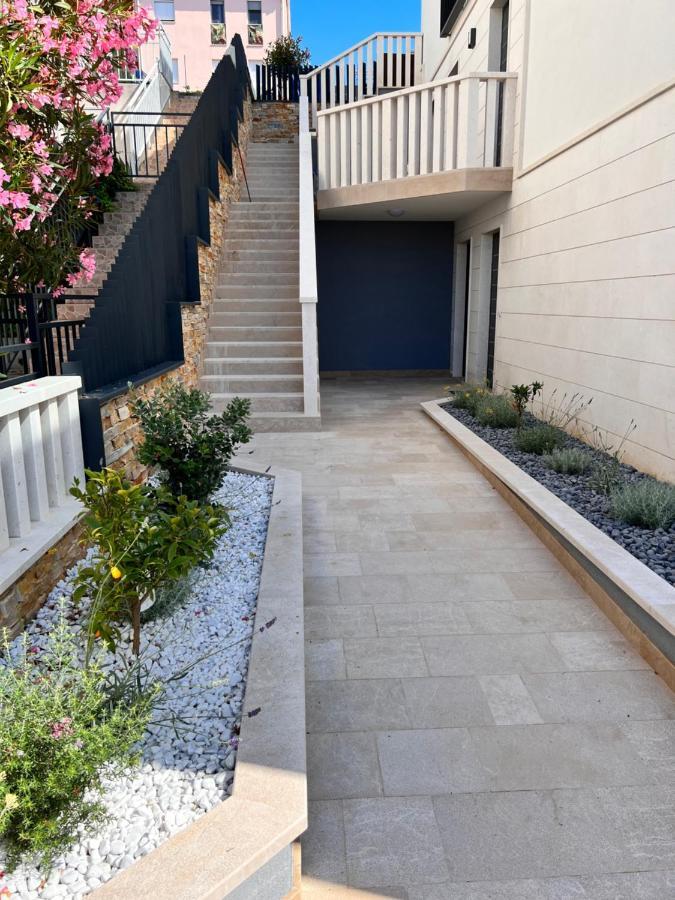 Luxury Beachfront Villa Carlisa Ciovo Bagian luar foto