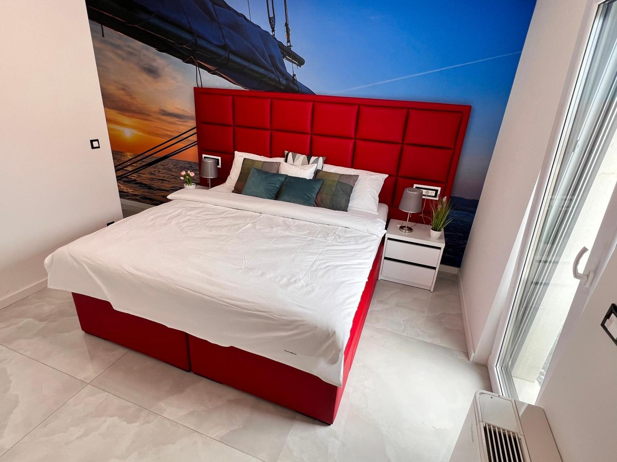 Luxury Beachfront Villa Carlisa Ciovo Bagian luar foto