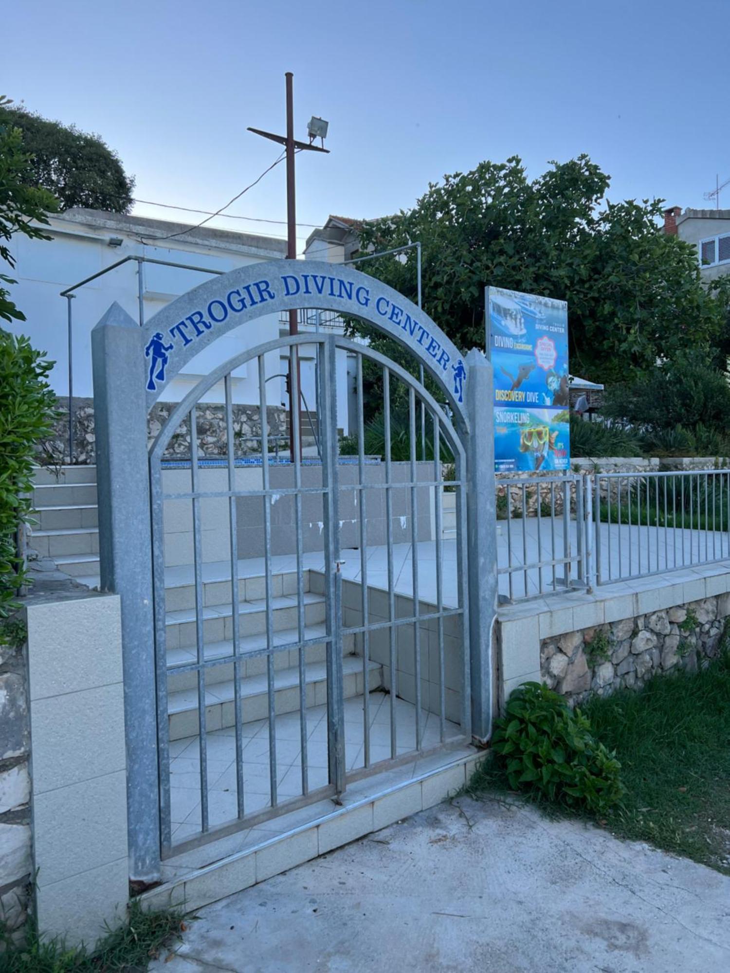 Luxury Beachfront Villa Carlisa Ciovo Bagian luar foto