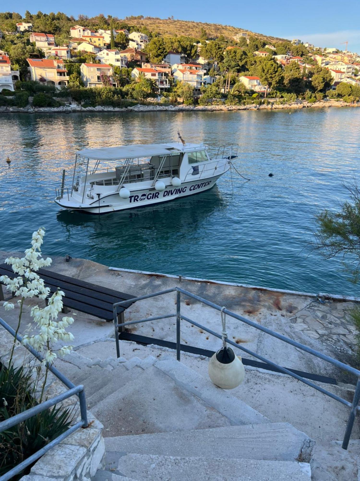 Luxury Beachfront Villa Carlisa Ciovo Bagian luar foto