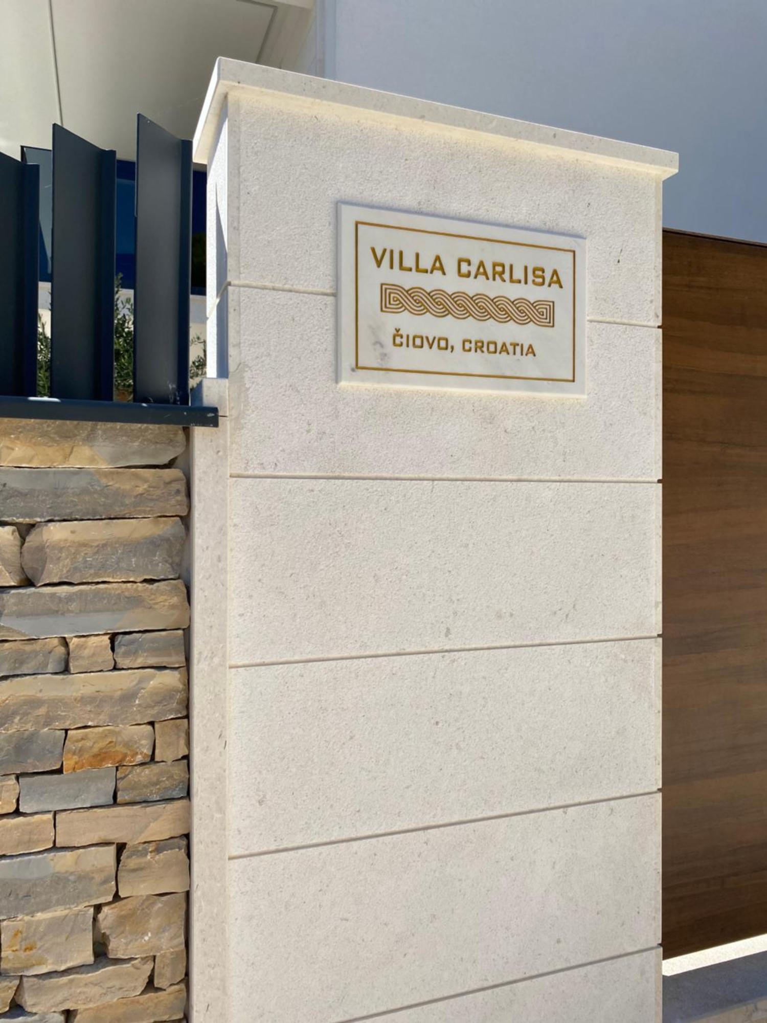 Luxury Beachfront Villa Carlisa Ciovo Bagian luar foto